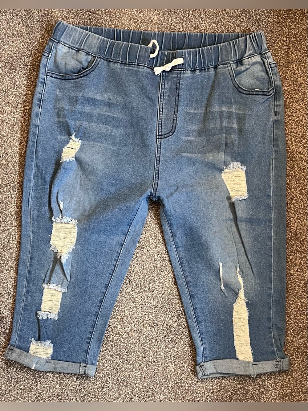 Destroyed capris size xxl (12-14)